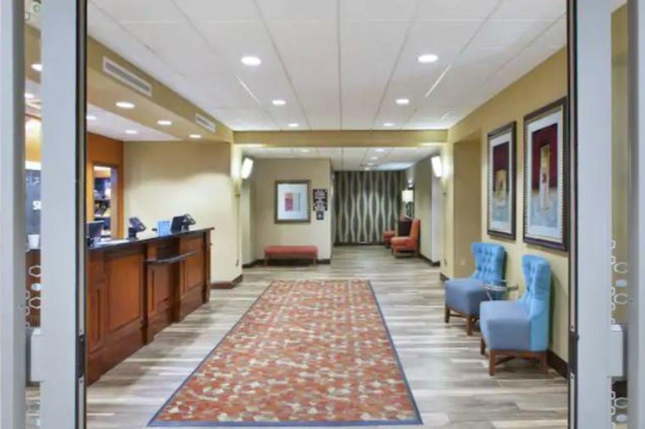 Hampton Inn & Suites Wichita-Northeast Eksteriør billede