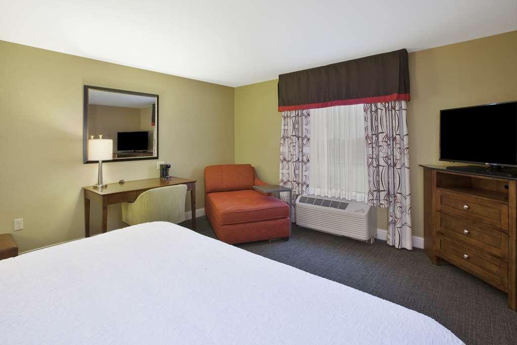 Hampton Inn & Suites Wichita-Northeast Værelse billede