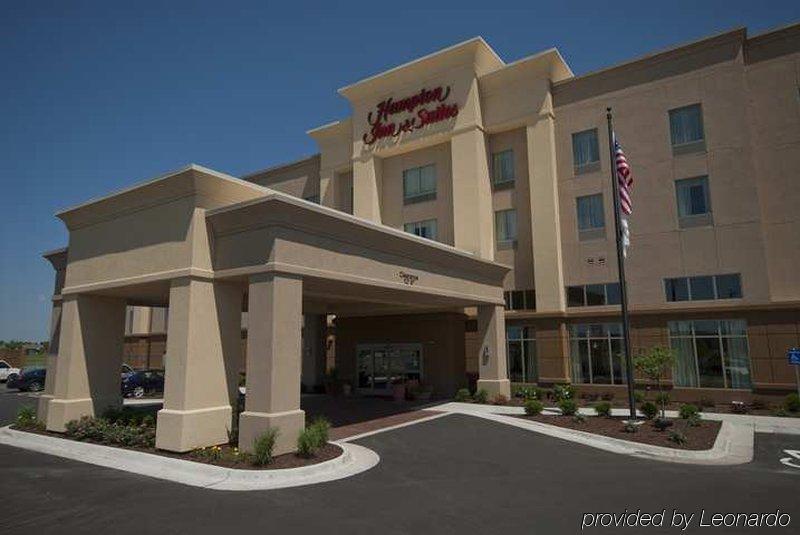Hampton Inn & Suites Wichita-Northeast Eksteriør billede