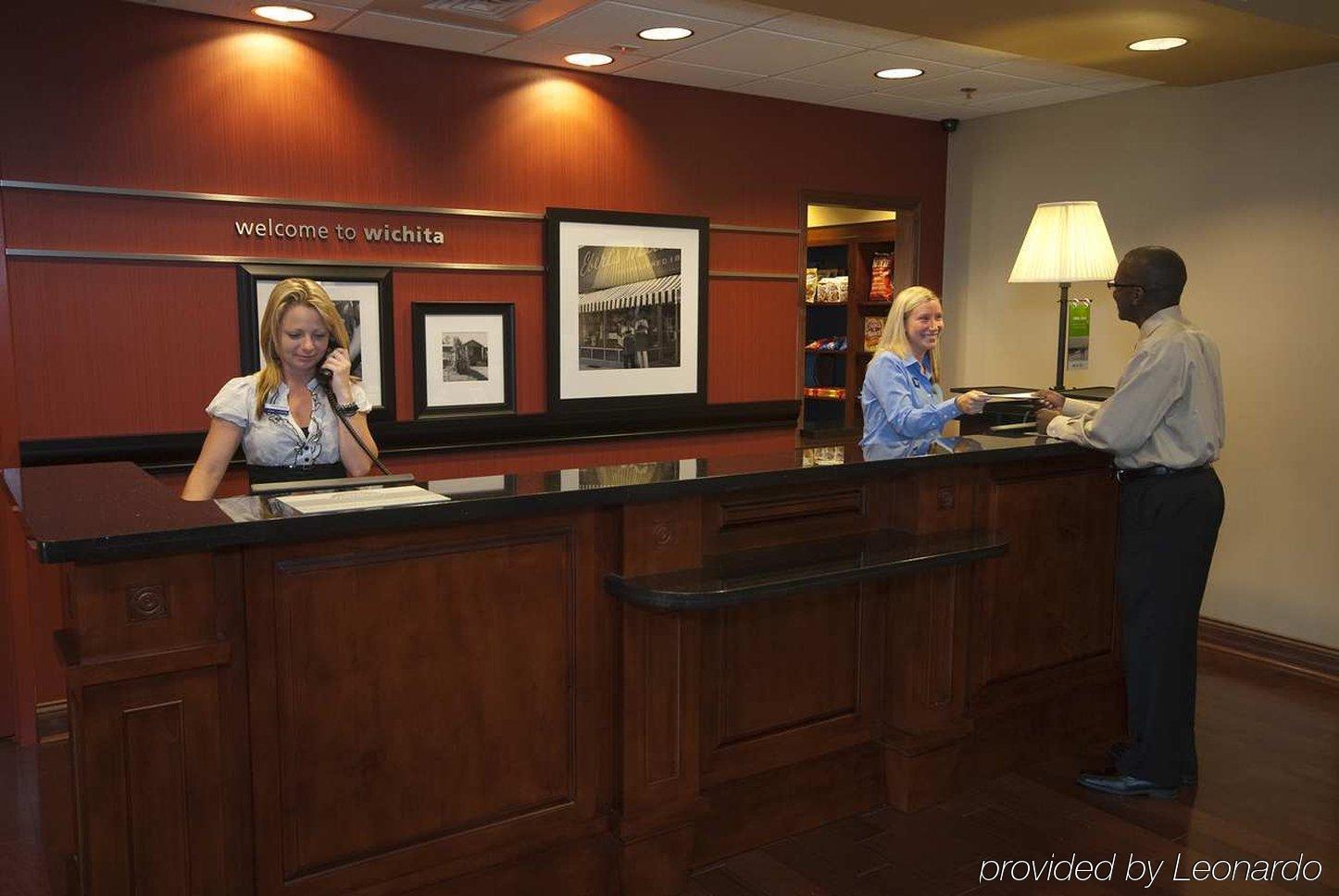 Hampton Inn & Suites Wichita-Northeast Interiør billede